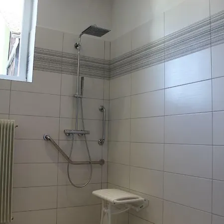 Le Rouge Garance Apartment
